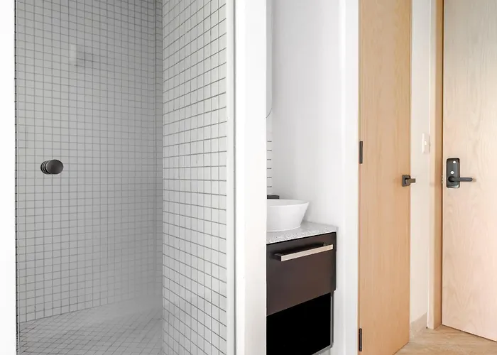 Par 608 Apartment