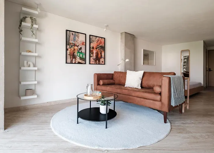 Par 608 Apartment