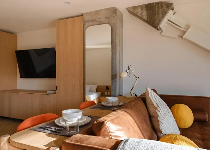 Par 608 Apartment