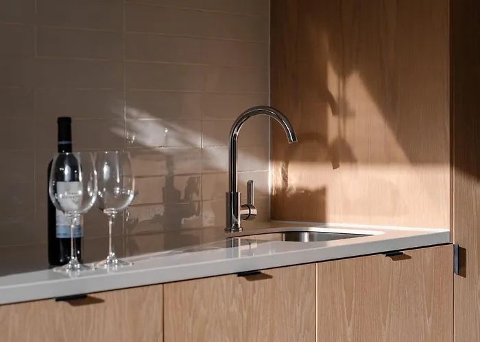 Par 608 Apartment *
