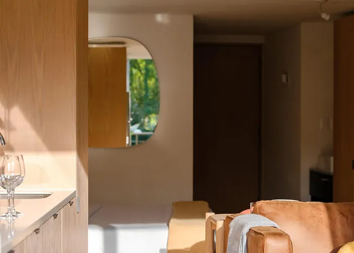 Par 608 Apartment *