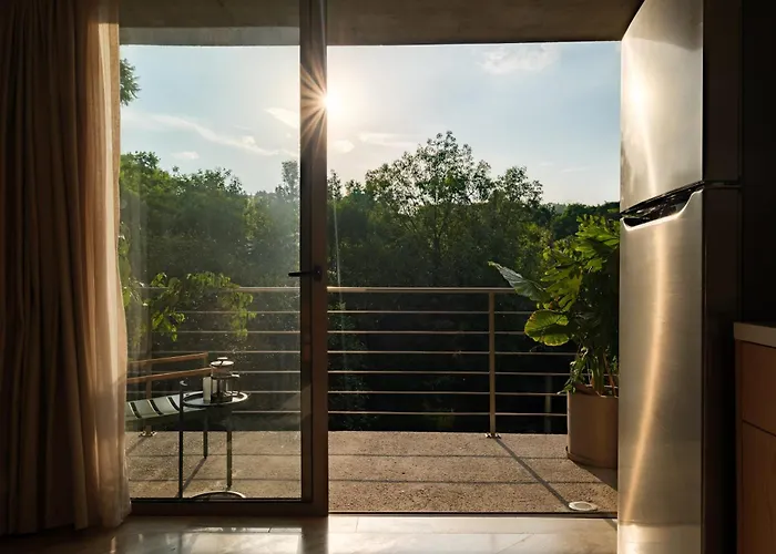 Par 608 Apartment *