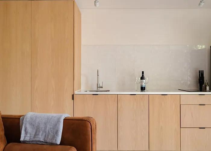 Par 608 Apartment *